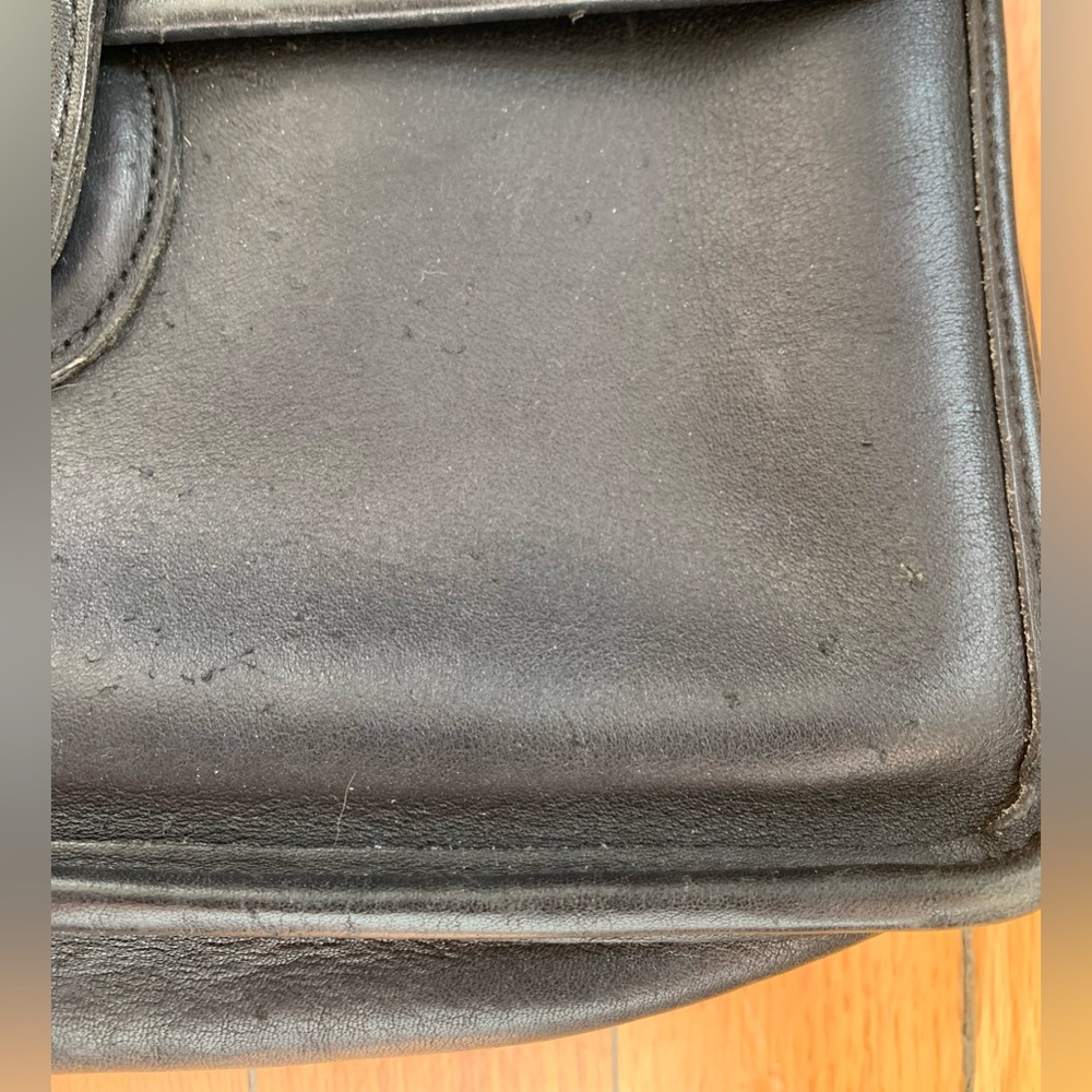 Coach Vintage Black Leather Shoulder Bag - Picture 7 of 10